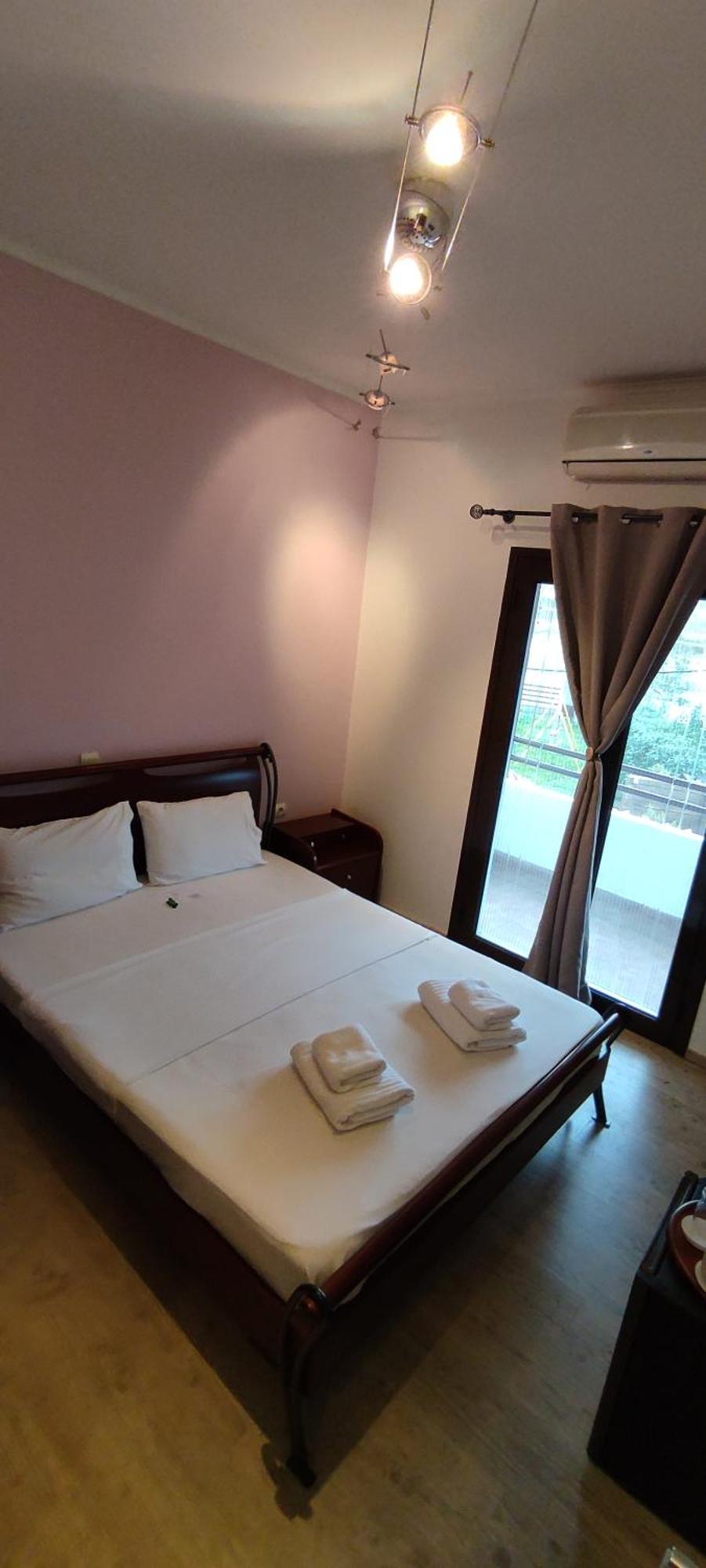 Hotel Oasi Káto Loutrákion Habitación foto